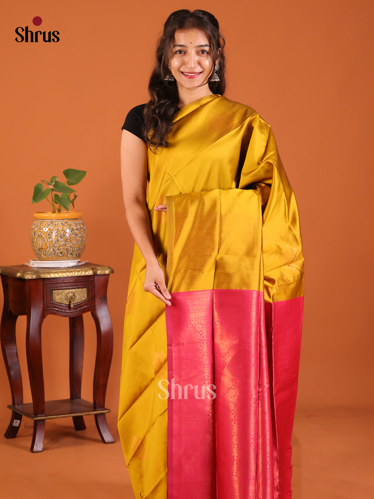 Mustardy Green with Maroon - Semisoft silk Saree - Shop on Shrus.com