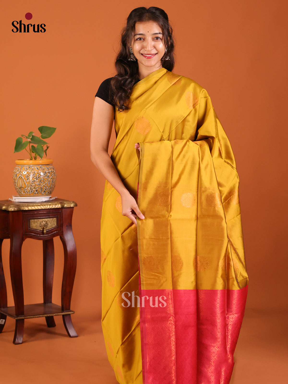 Mustardy Green with Maroon - Semisoft silk Saree - Shop on Shrus.com