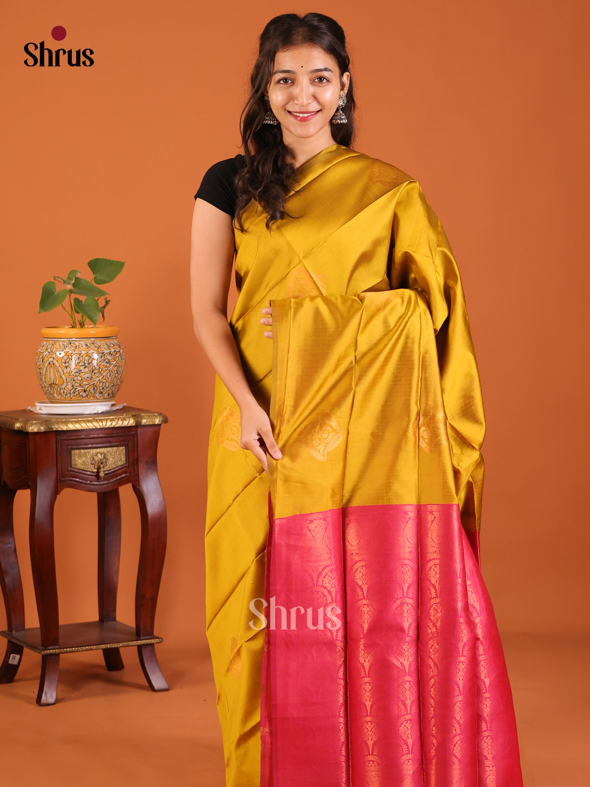 Mustardy Green with Maroon- Semisoft silk Saree - Shop on Shrus.com