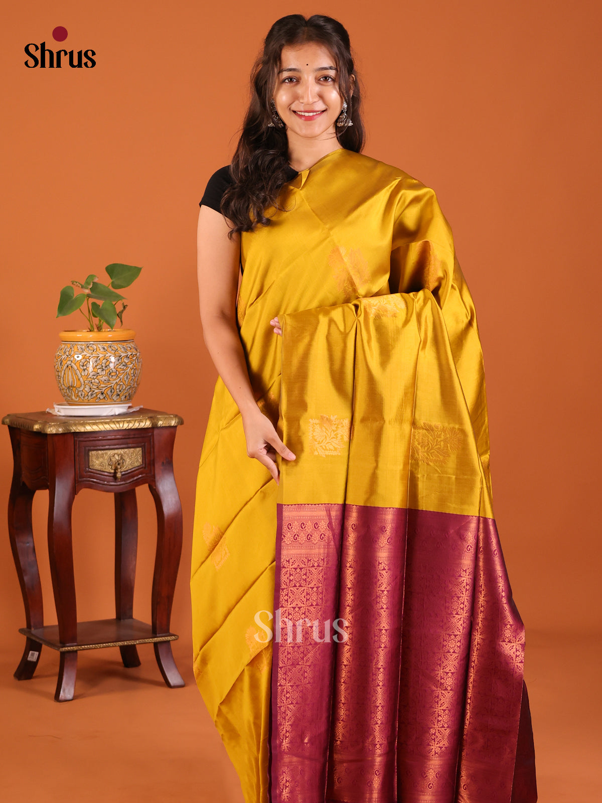 Mustardy Green with Maroon - Semisoft silk Saree - Shop on Shrus.com