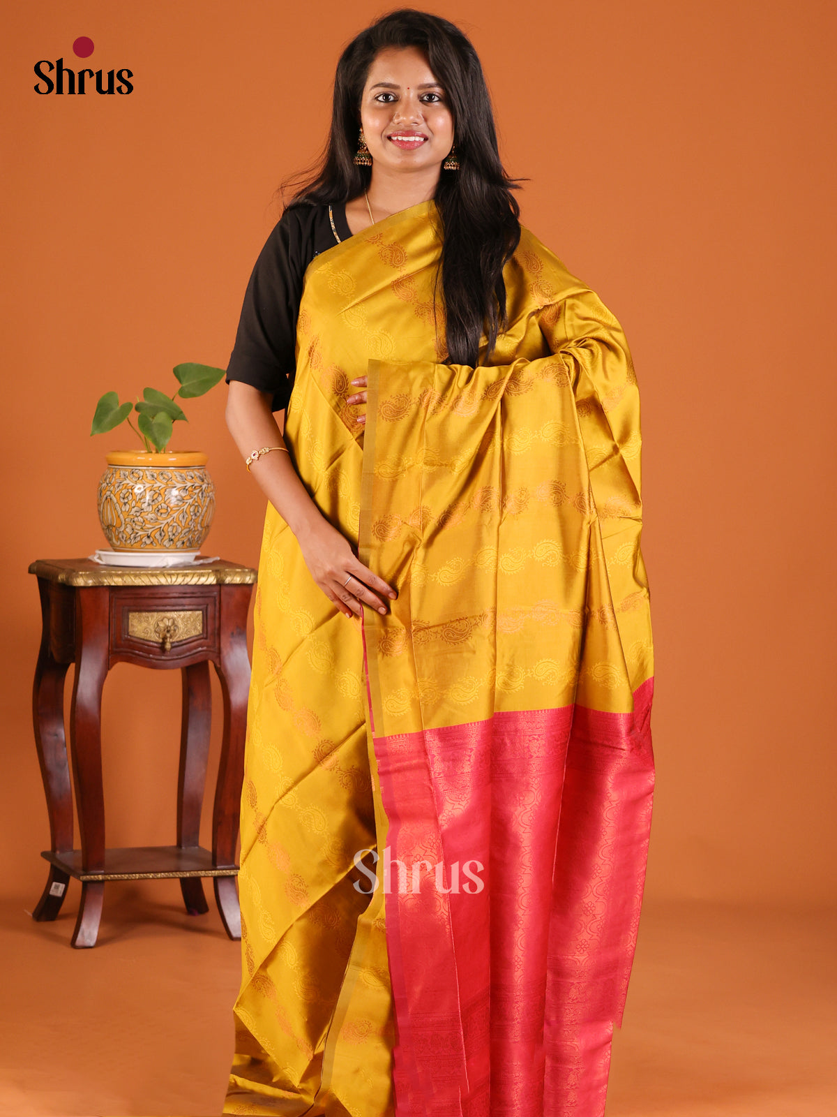 Mustardy Green with Maroon - Semisoft silk Saree - Shop on Shrus.com