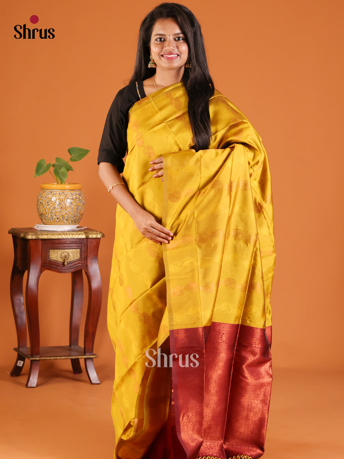 Mustardy Green with Maroon- Semisoft silk Saree - Shop on Shrus.com