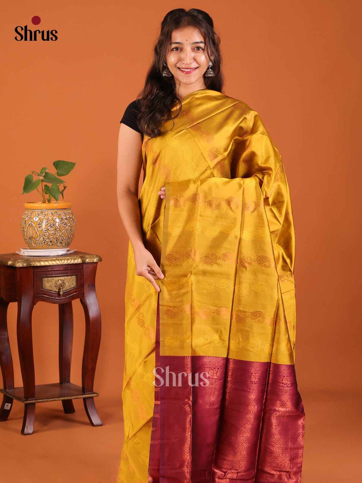 Mustardy Green with Maroon - Semisoft silk Saree - Shop on Shrus.com