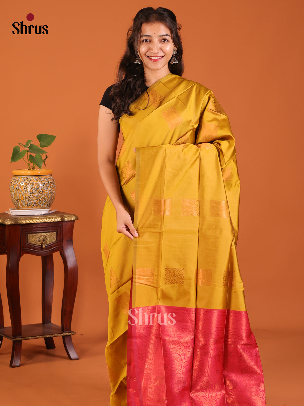 Mustardy Green with Maroon - Semisoft silk Saree - Shop on Shrus.com
