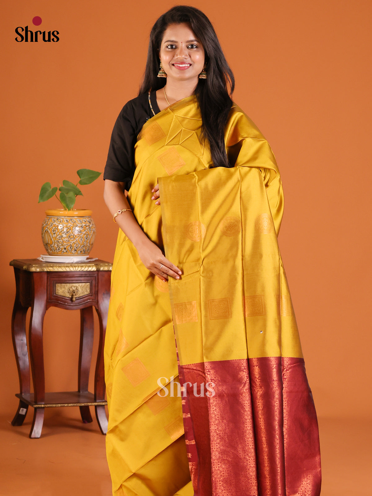 Mustardy Green with Maroon - Semisoft silk Saree - Shop on Shrus.com