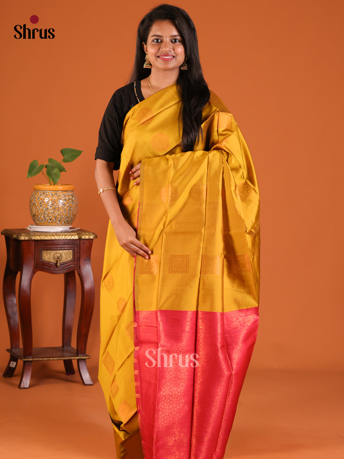 Mustardy Green with Maroon - Semisoft silk Saree - Shop on Shrus.com