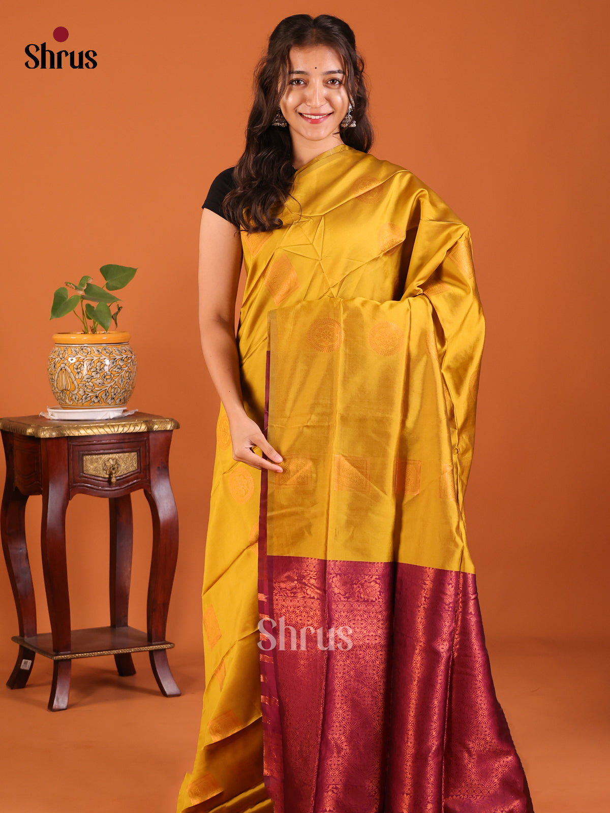 Mustardy Green with Maroon - Semisoft silk Saree - Shop on Shrus.com