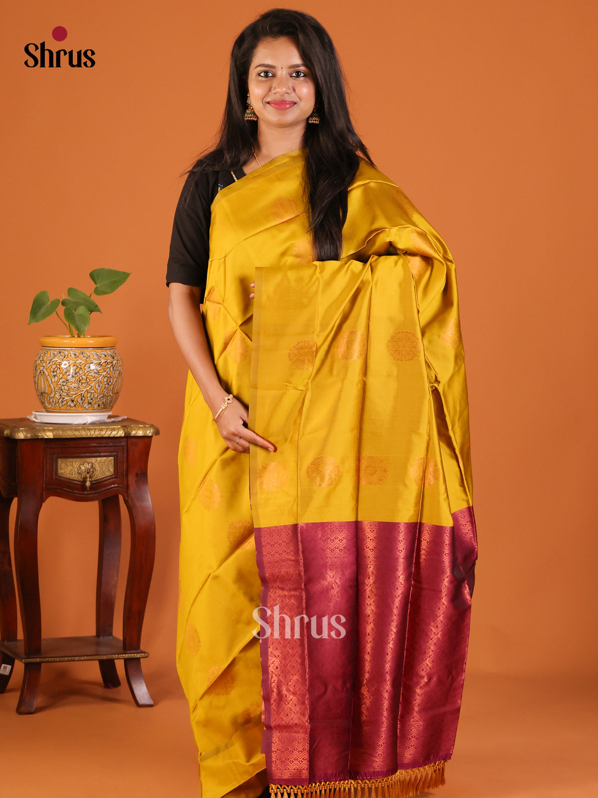 Mustardy Green with Maroon - Semisoft silk Saree - Shop on Shrus.com