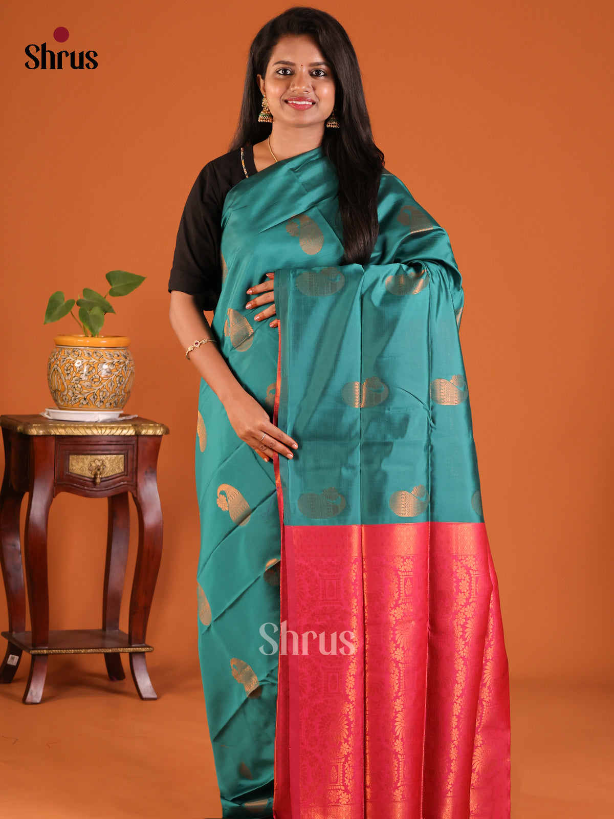 Green - Semisoft silk Saree - Shop on Shrus.com