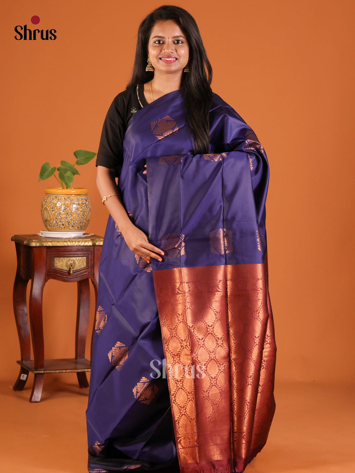 Navy blue with Arakku Maroon - Semisoft silk Saree - Shop on Shrus.com