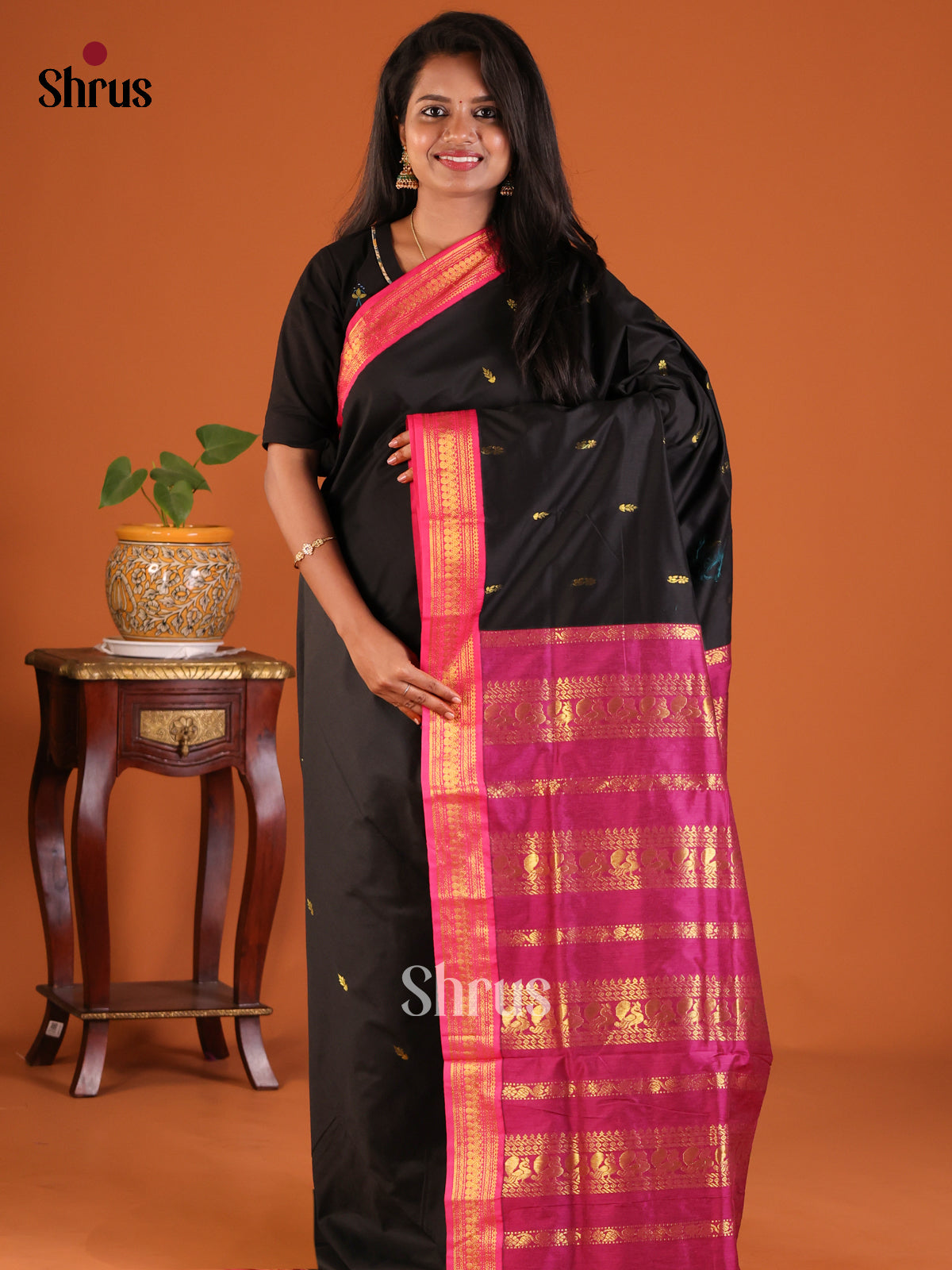 Black with Pink- Kalyani Cotton Saree - Shop on Shrus.com