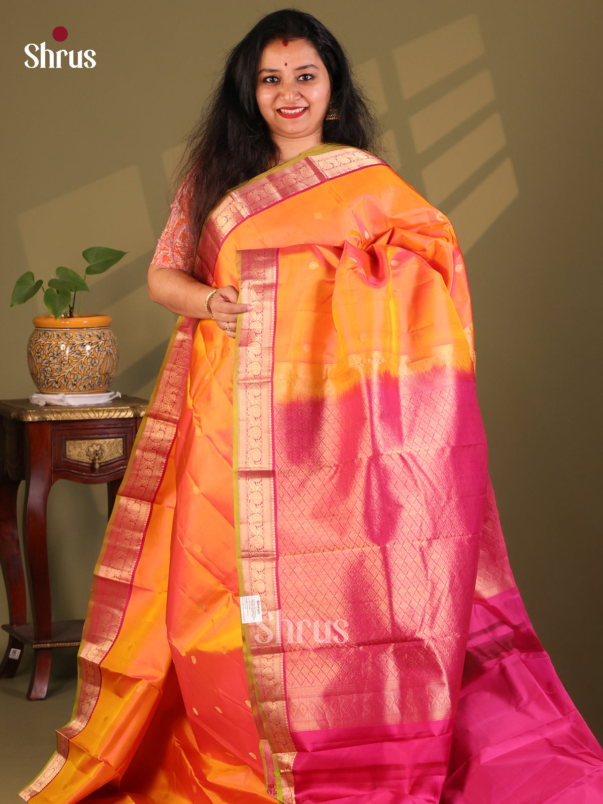 DDS28135 - Kanchipuram Silk Saree - Shop on Shrus.com