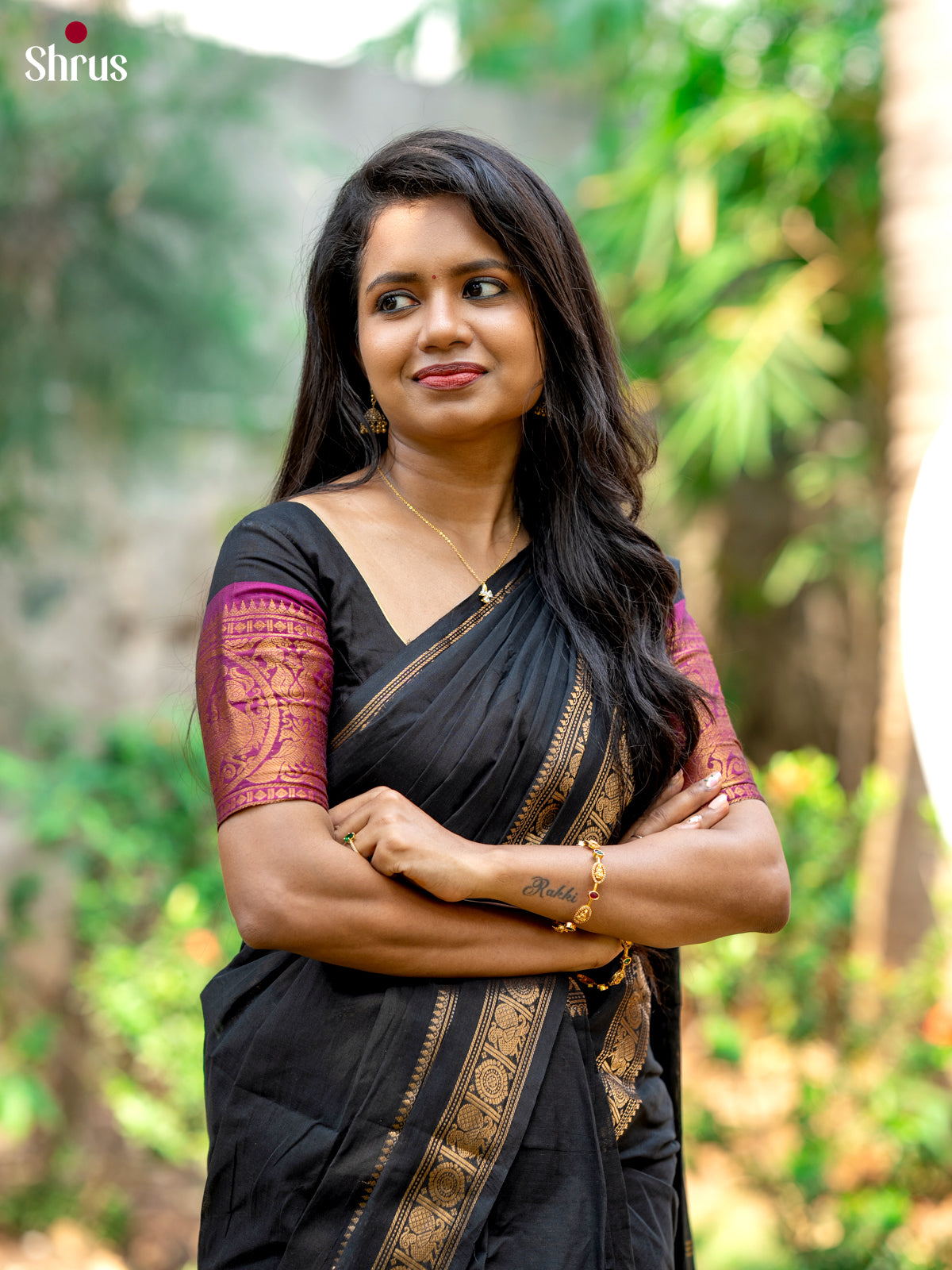 Elegant Black Chettinad Cotton Saree with Zari Border & Pallu - Shop on Shrus.com