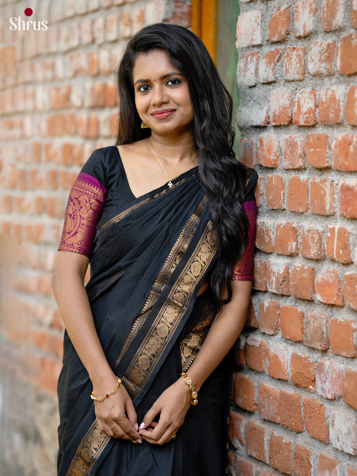 Elegant Black Chettinad Cotton Saree with Zari Border & Pallu - Shop on Shrus.com