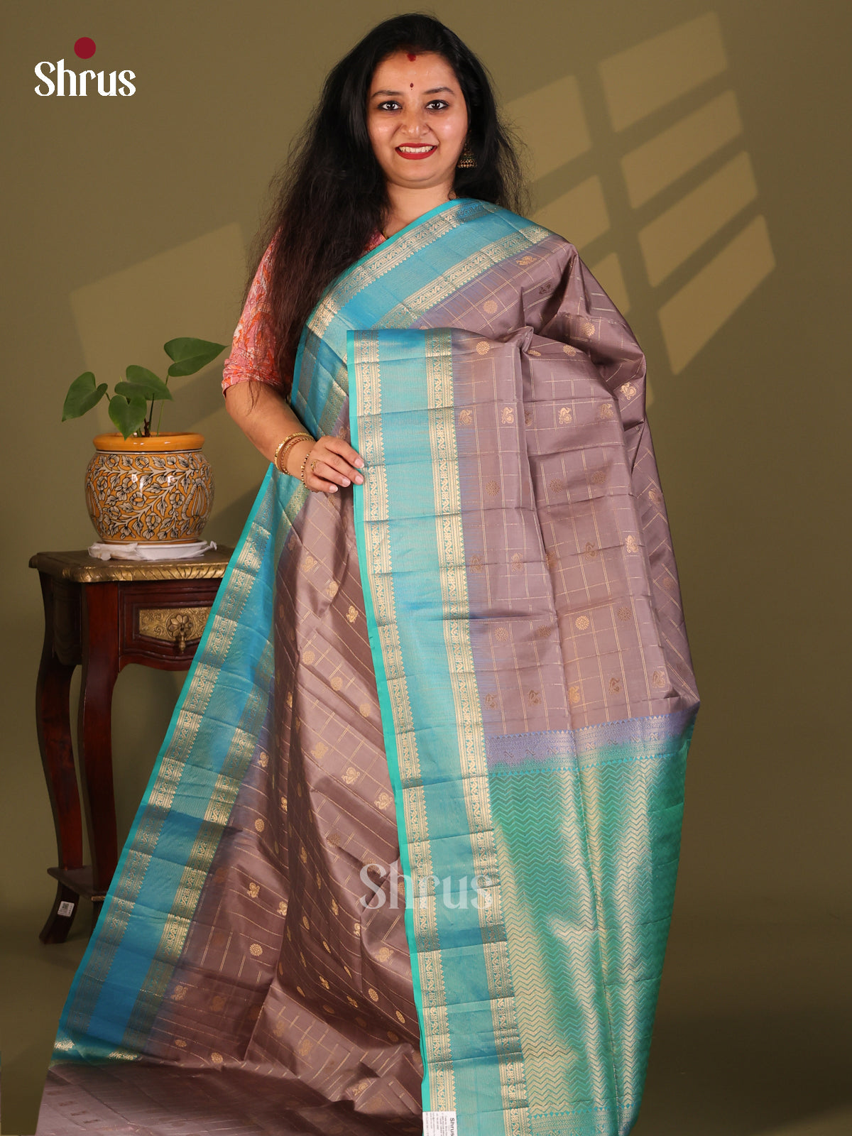 Charming Onion Pink Soft Silk Saree zari woven Checks , contrast Rettaipet zari border - Shop on Shrus.com