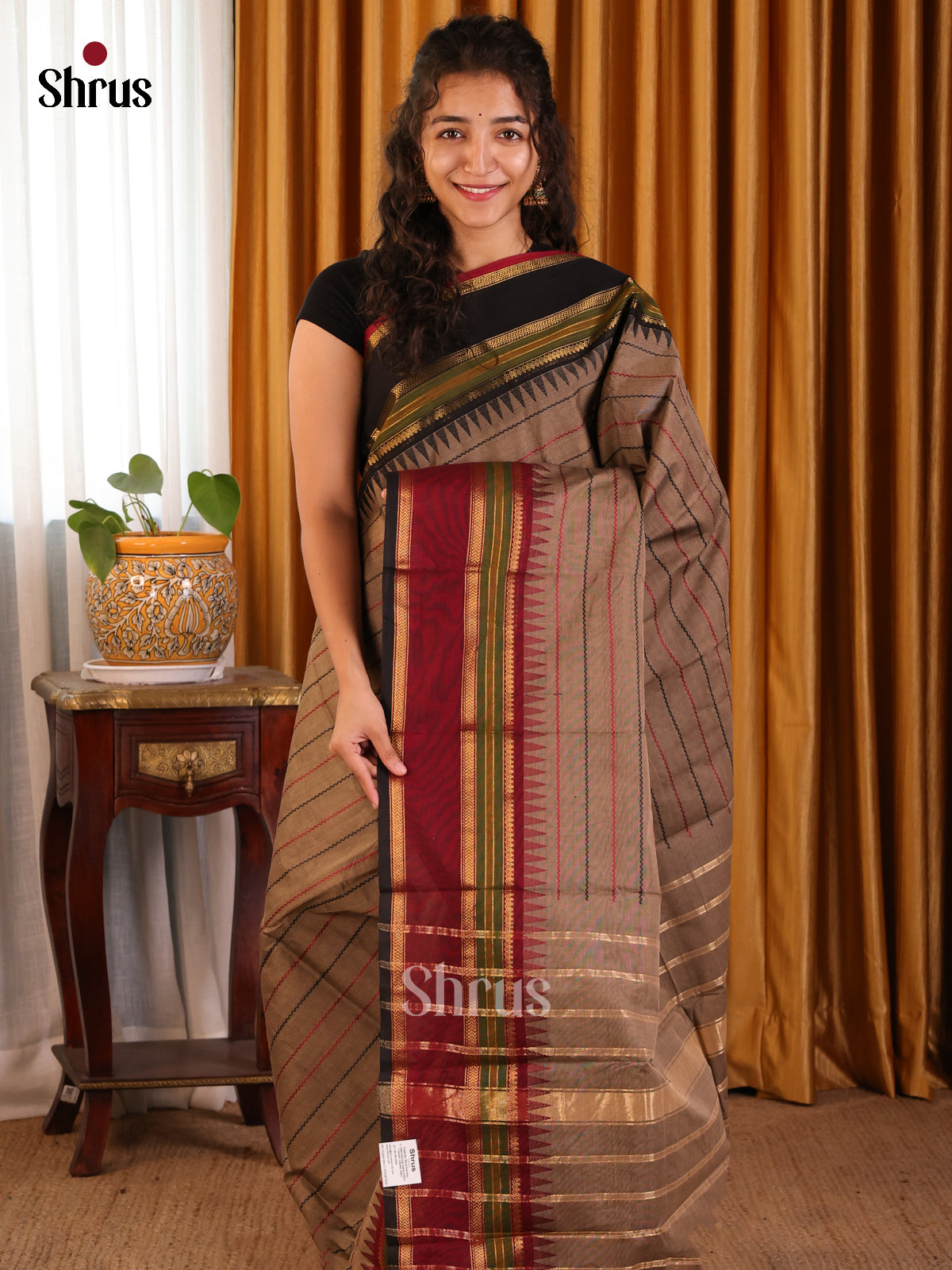 Elegant Grey Chettinad Cotton Saree with Ganga Jamuna Zari Border - Shop on Shrus.com