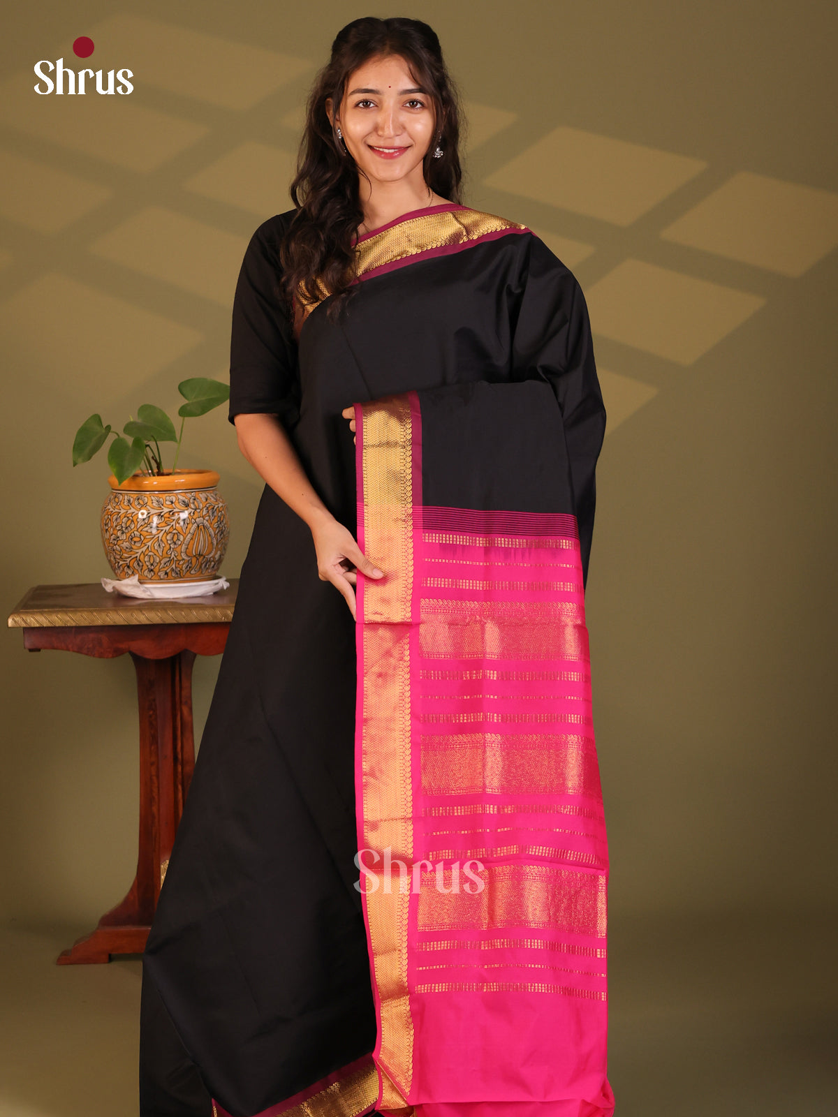 Black with Majenta- Silkcotton-halfpure Saree - Shop on Shrus.com