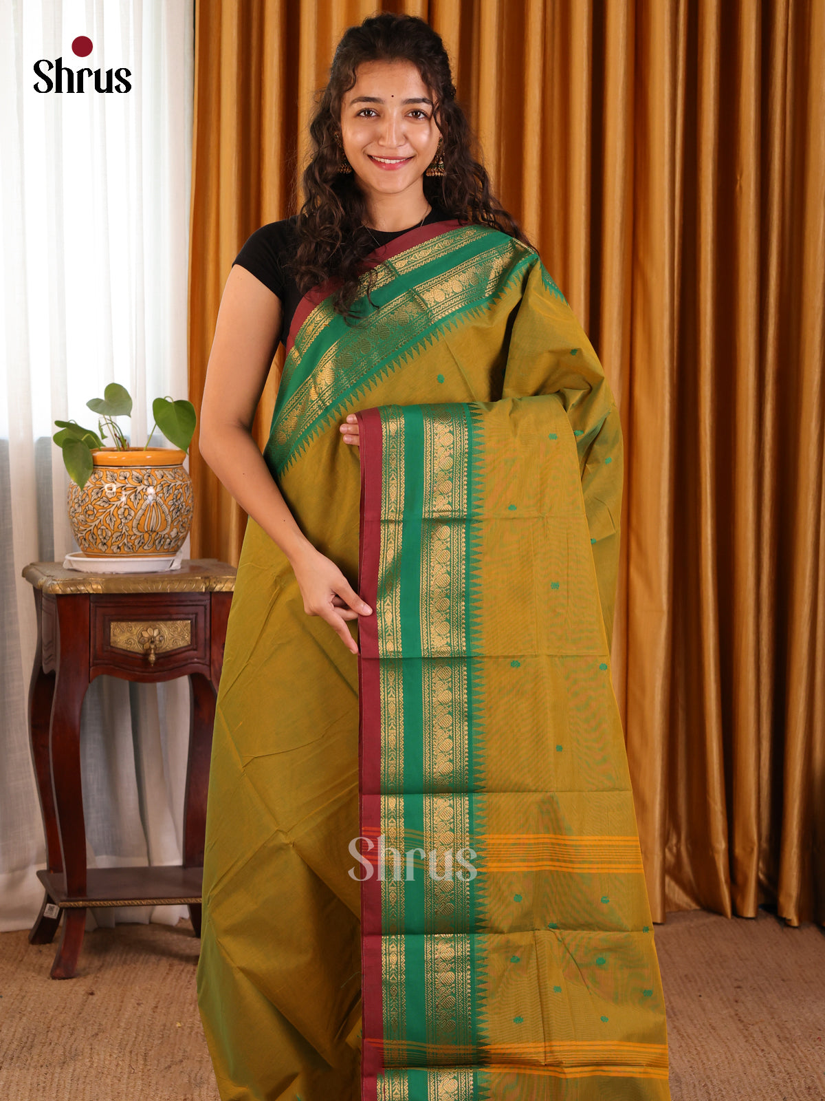 Pretty Mathulir Green Chettinad Cotton Saree with Buttas & Green Rettaipet Zari Border - Shop on Shrus.com