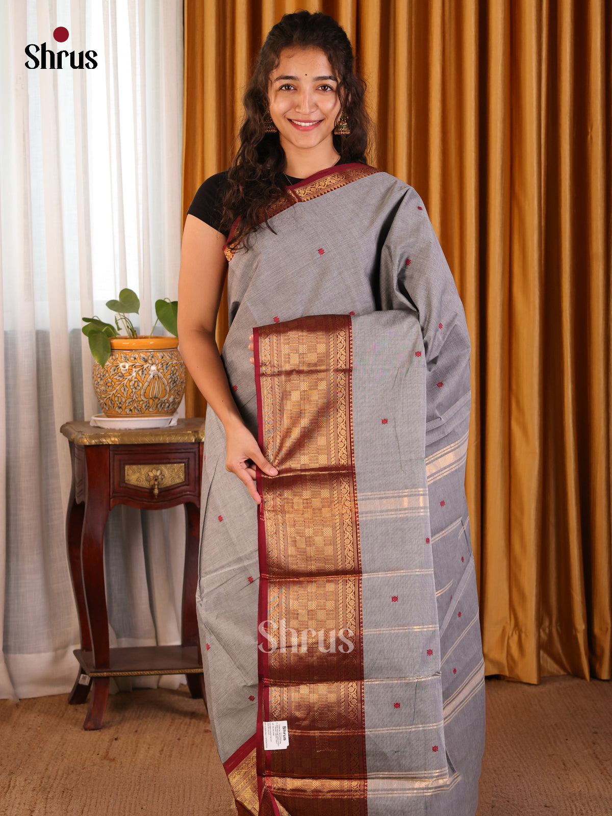 Beautiful Grey Chettinad Saree with Plain Body & Maroon Zari Border - Shop on Shrus.com
