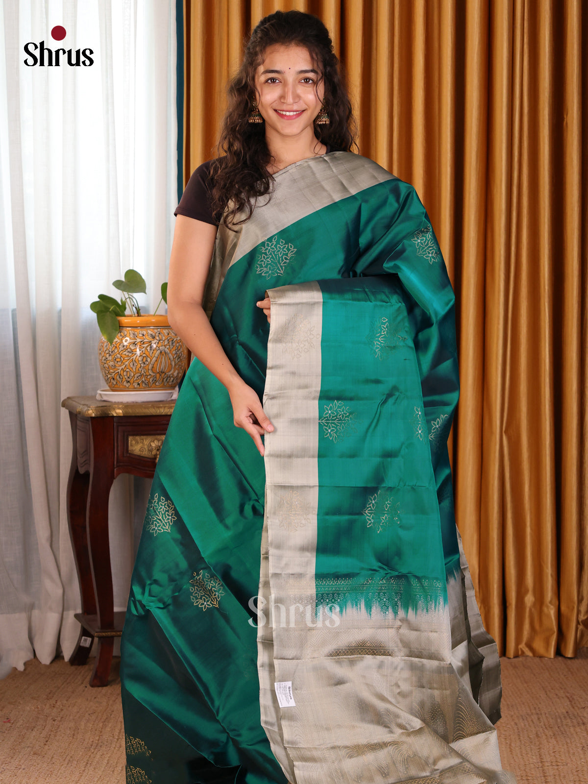 Stunning Green Softsilk-halfpure Saree with zari woven floral motifs & Brocade pallu - Shop on Shrus.com