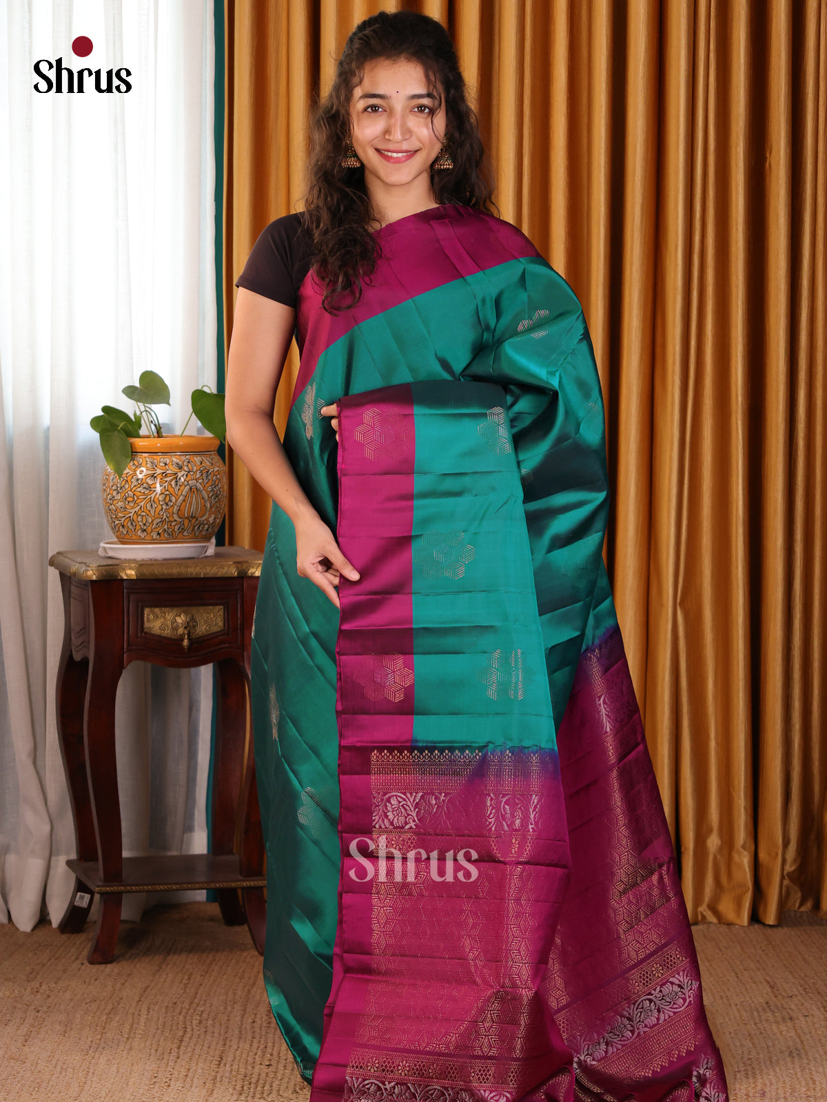 Classy Green & Maroon Softsilk-halfpure Saree with zari floral motifs & plain border - Shop on Shrus.com