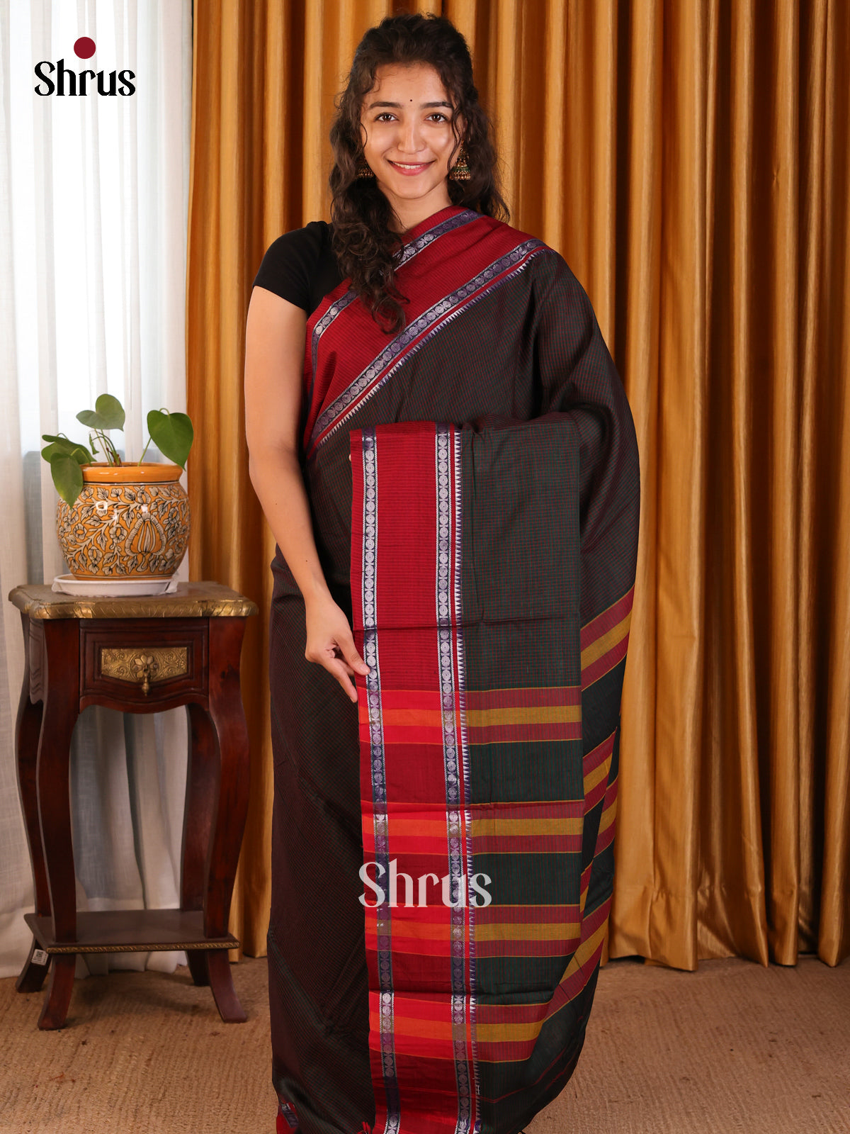 Green with Red - Narayanpet Cotton Saree - Shop on Shrus.com
