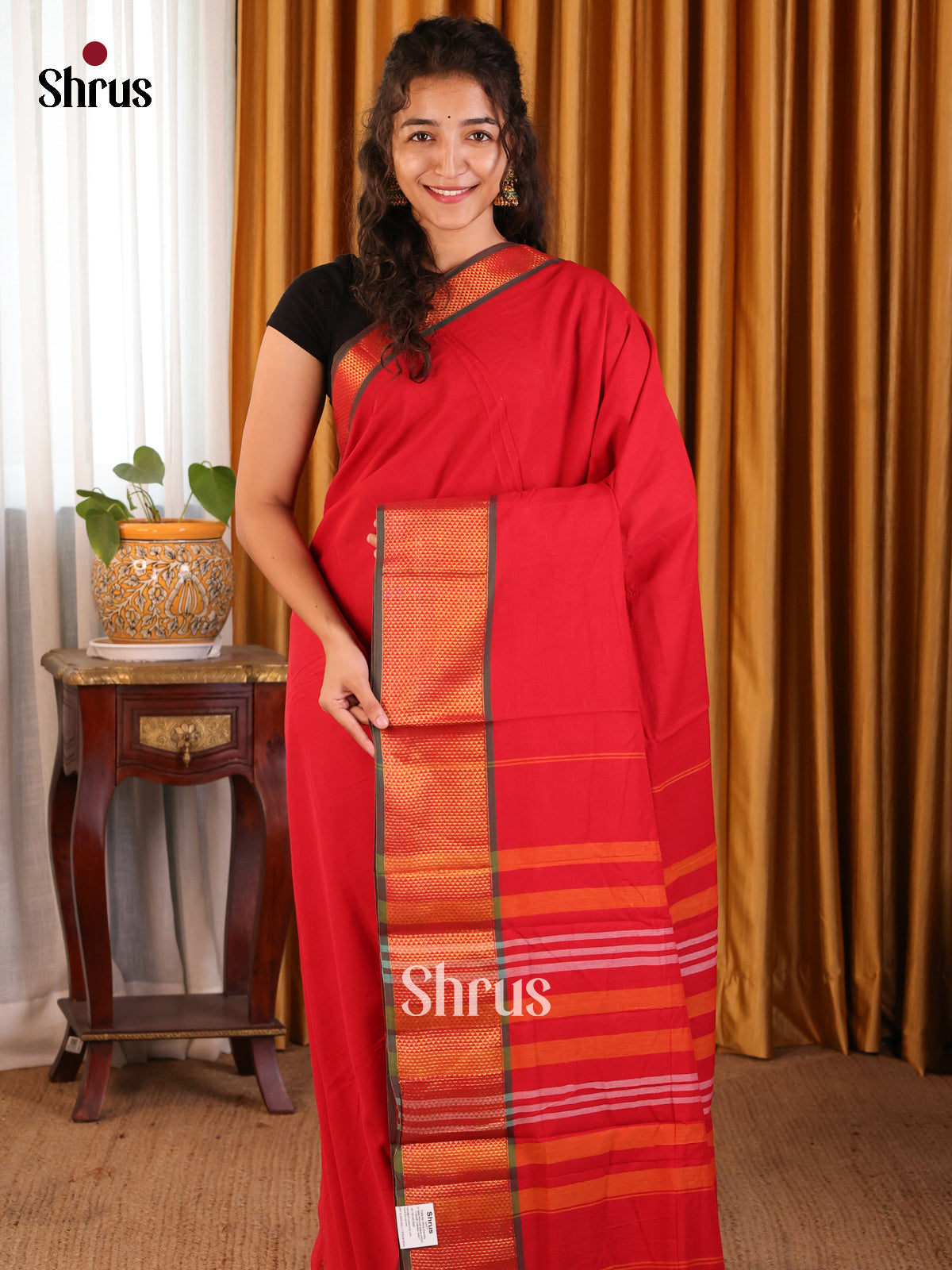 Red with Green - Narayanpet Cotton Saree - Shop on Shrus.com