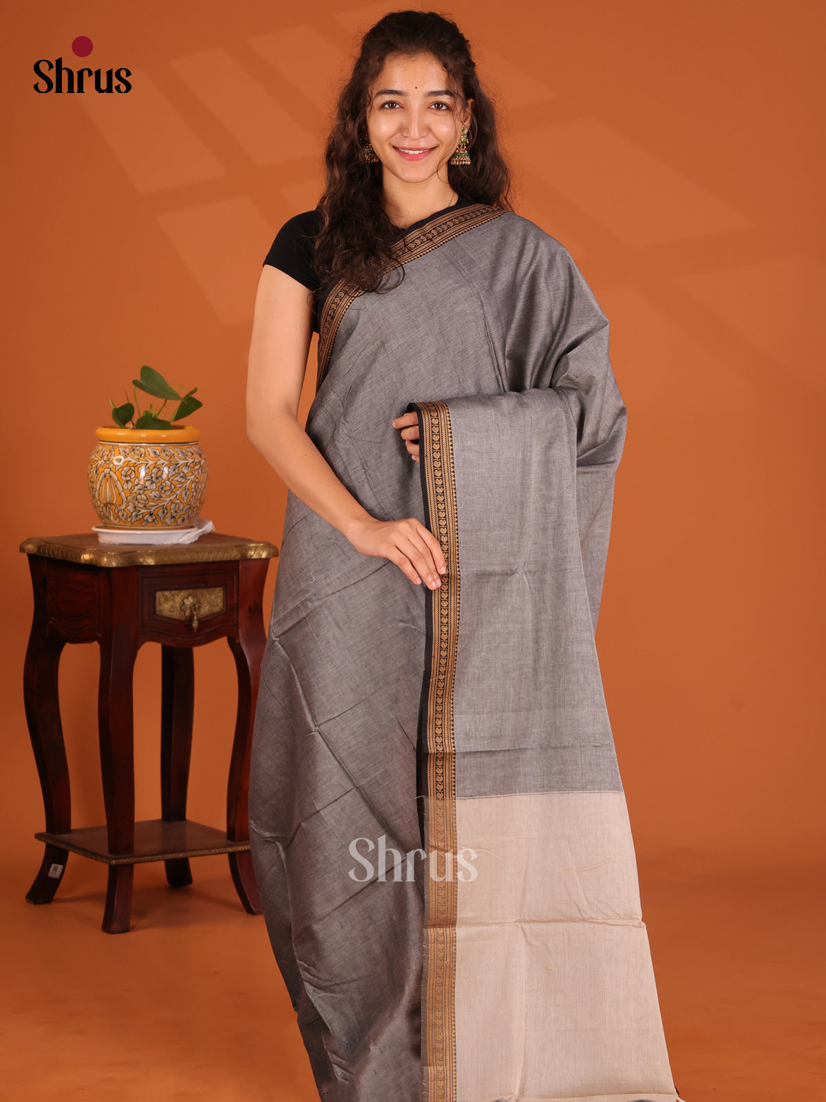 Grey with Black - Narayanpet Cotton Saree - Shop on Shrus.com