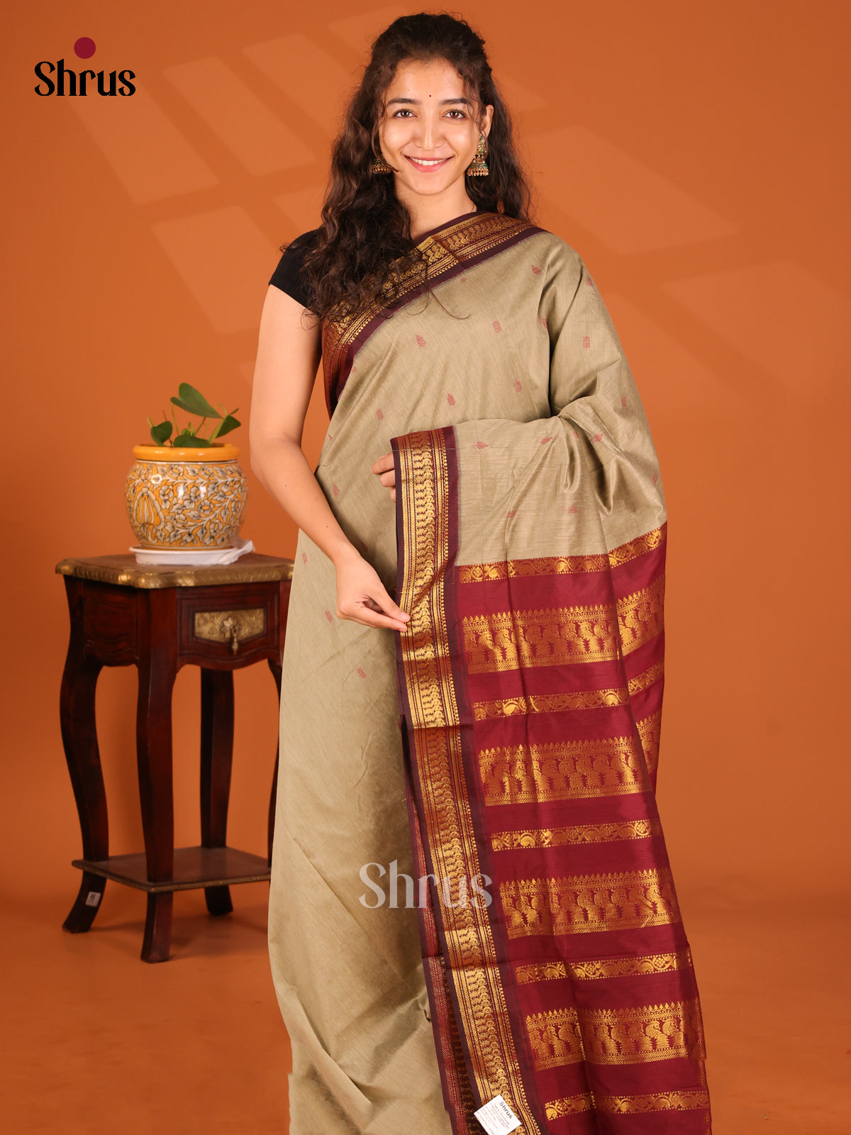 Pretty Grey Kalyani Cotton Saree with Maroon Zari Border & Pallu - Shop on Shrus.com