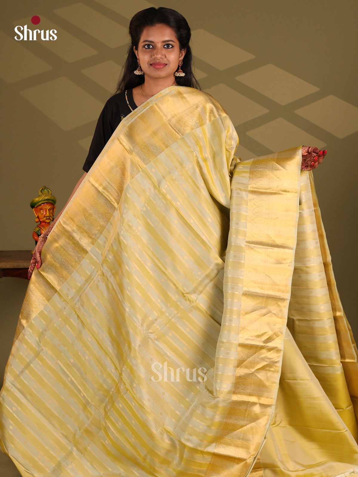 Cream & Pista Green - Kanchipuram-halfpure Saree - Shop on Shrus.com