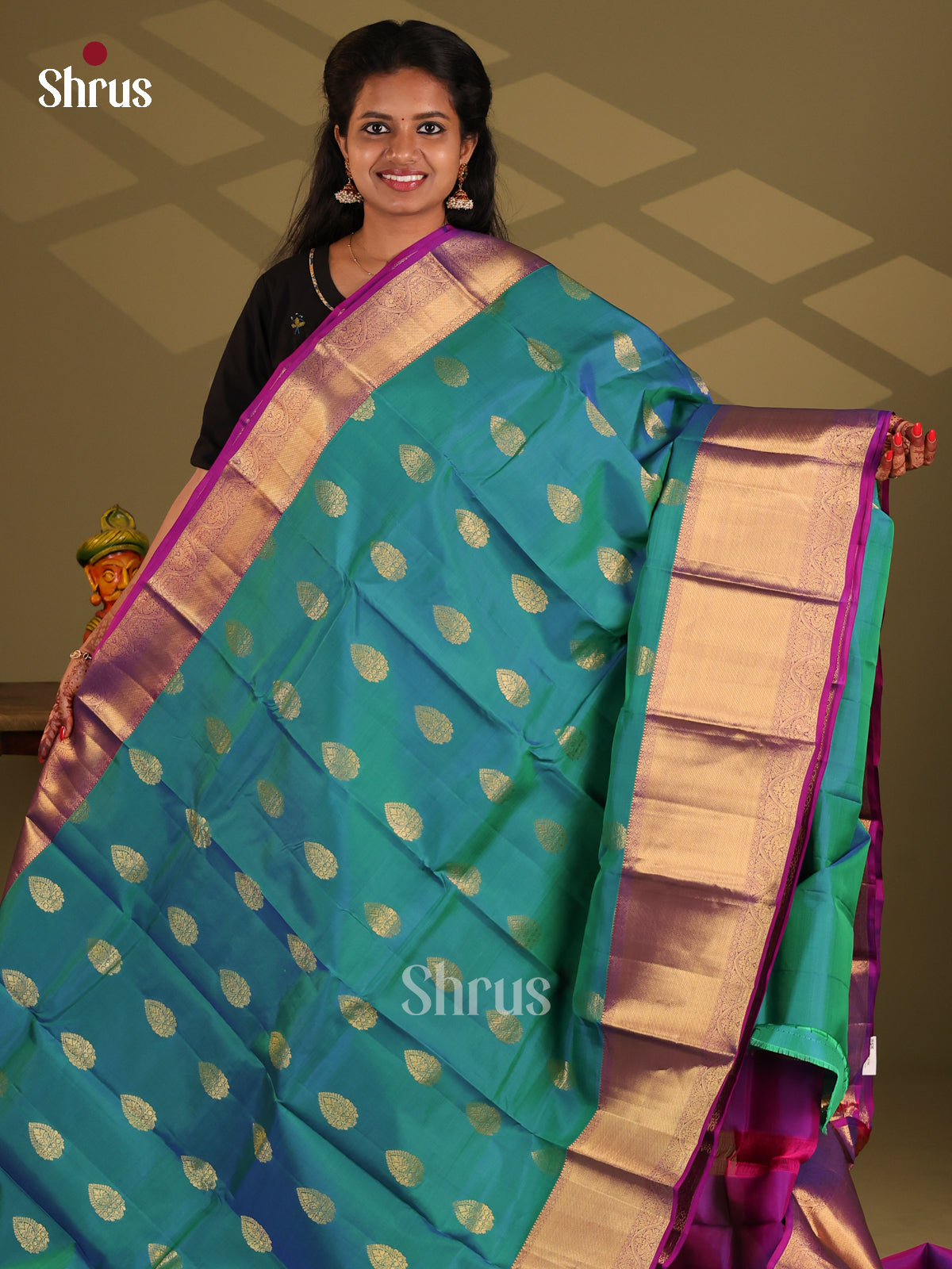 Green & Majenta - Kanchipuram-halfpure Saree - Shop on Shrus.com