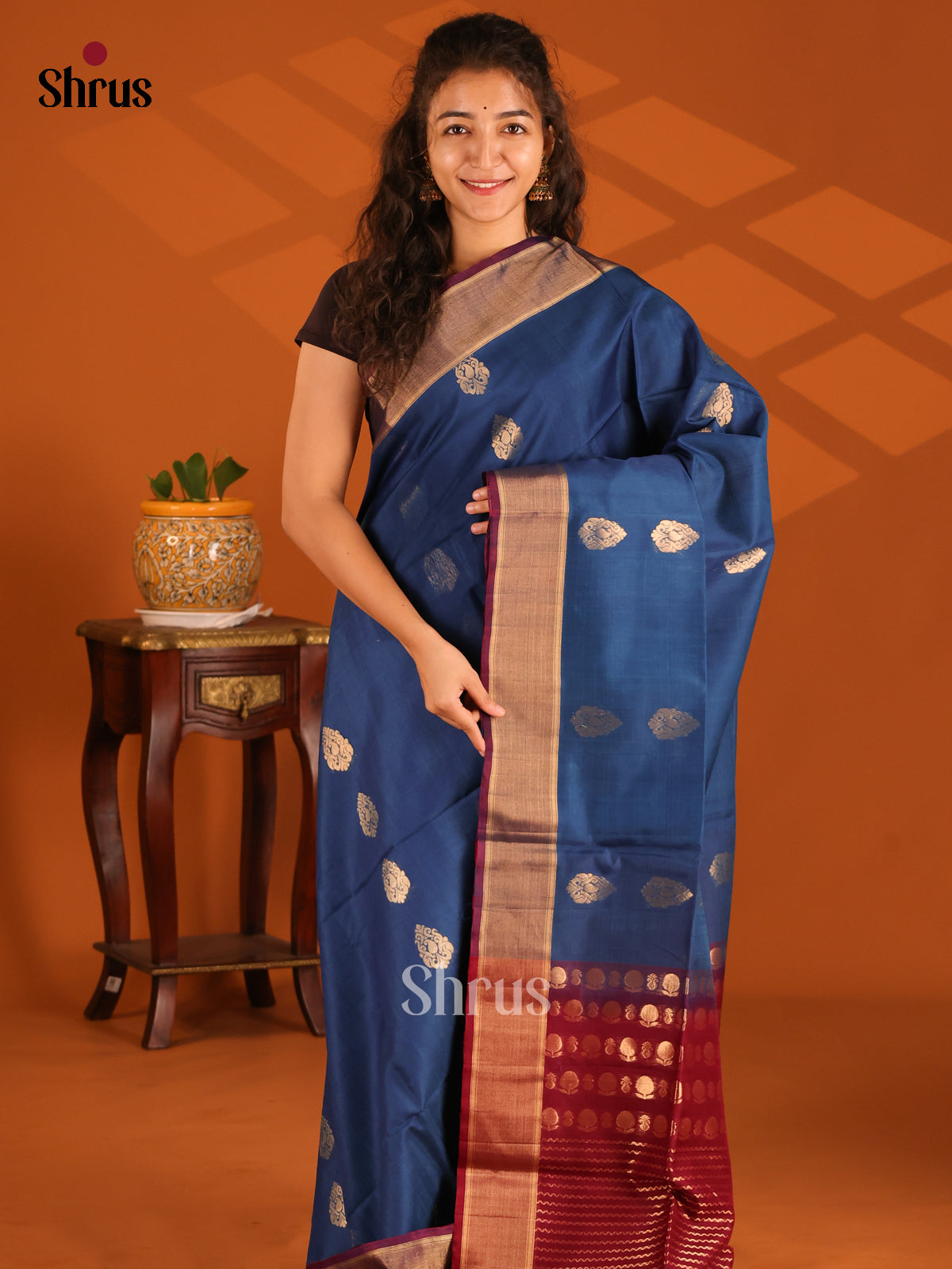 DES23253- Silk Cotton Saree - Shop on Shrus.com