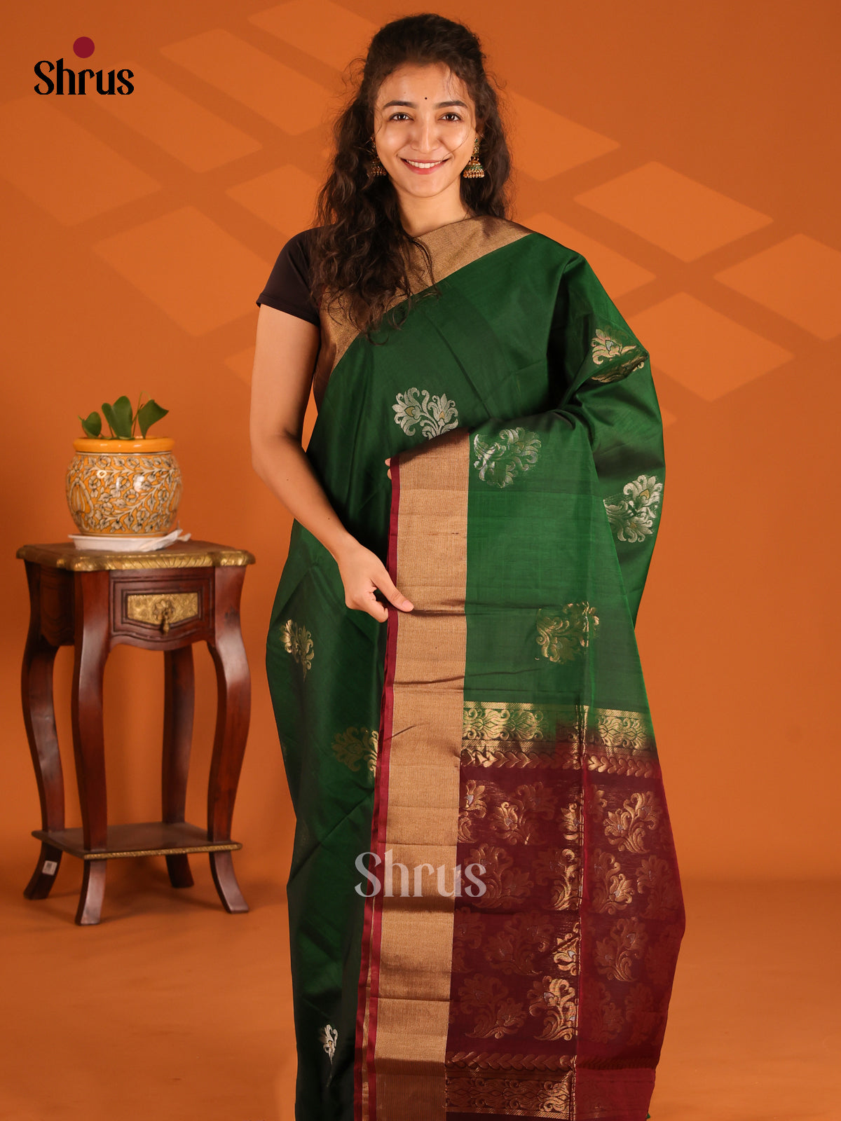 DES23258- Silk Cotton Saree - Shop on Shrus.com