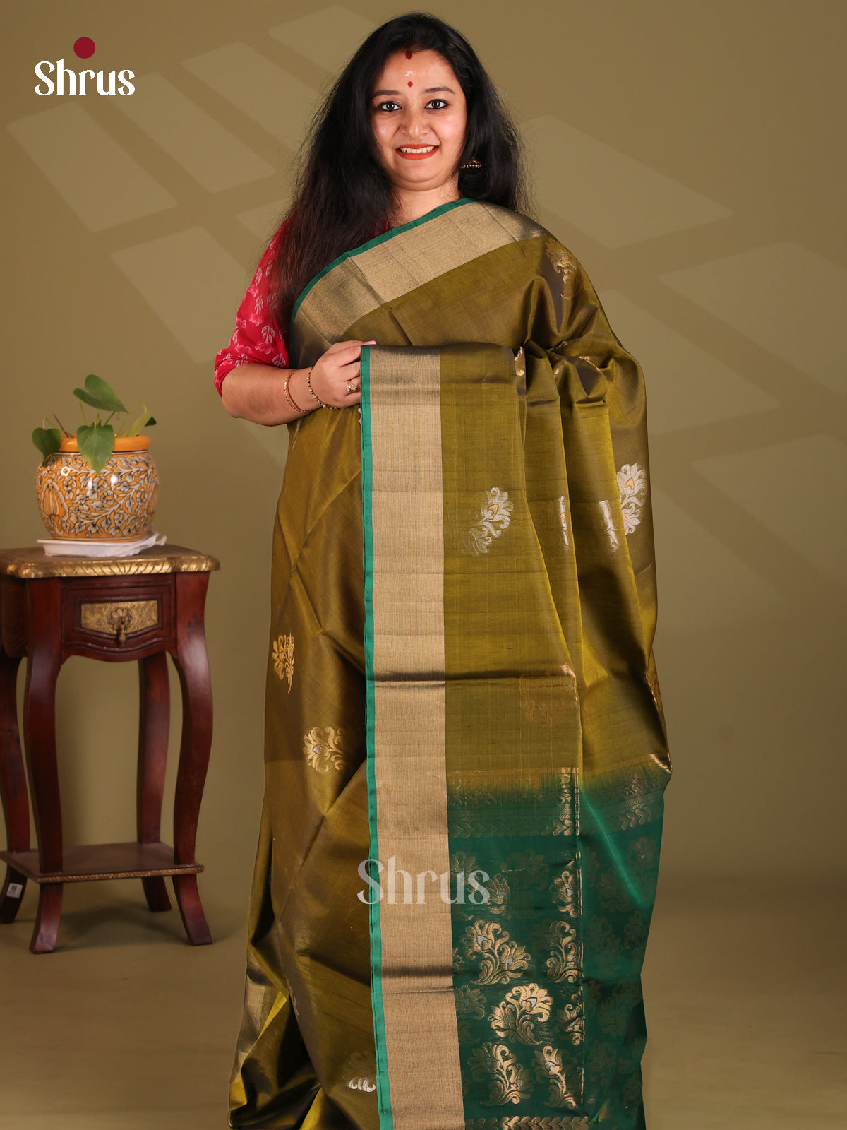 DES23259 - Silk Cotton Saree - Shop on Shrus.com