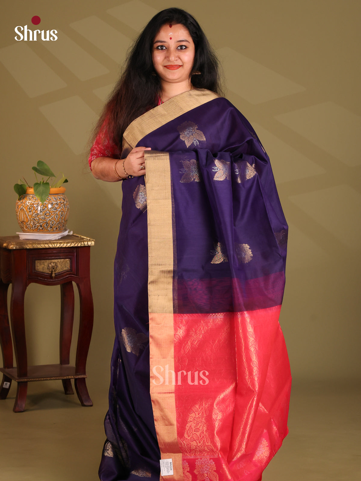 DES23283 - Silk Cotton Saree - Shop on Shrus.com