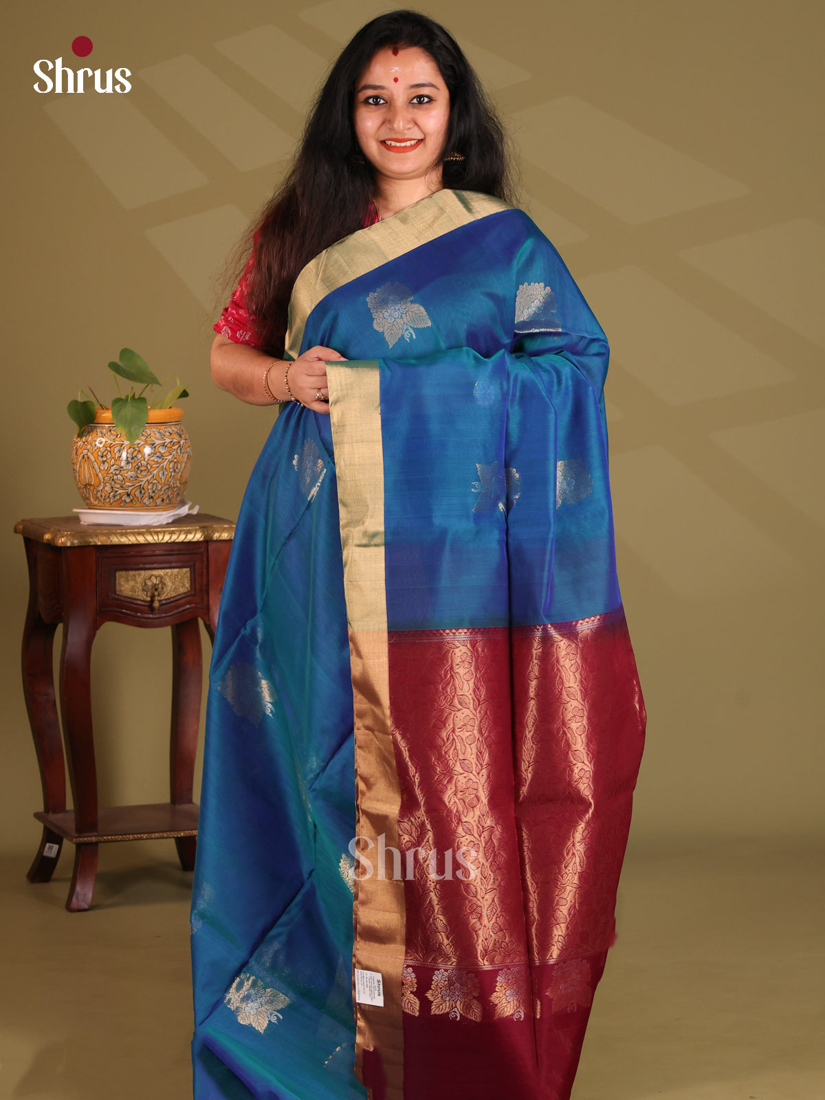 DES23285 - Silk Cotton Saree - Shop on Shrus.com