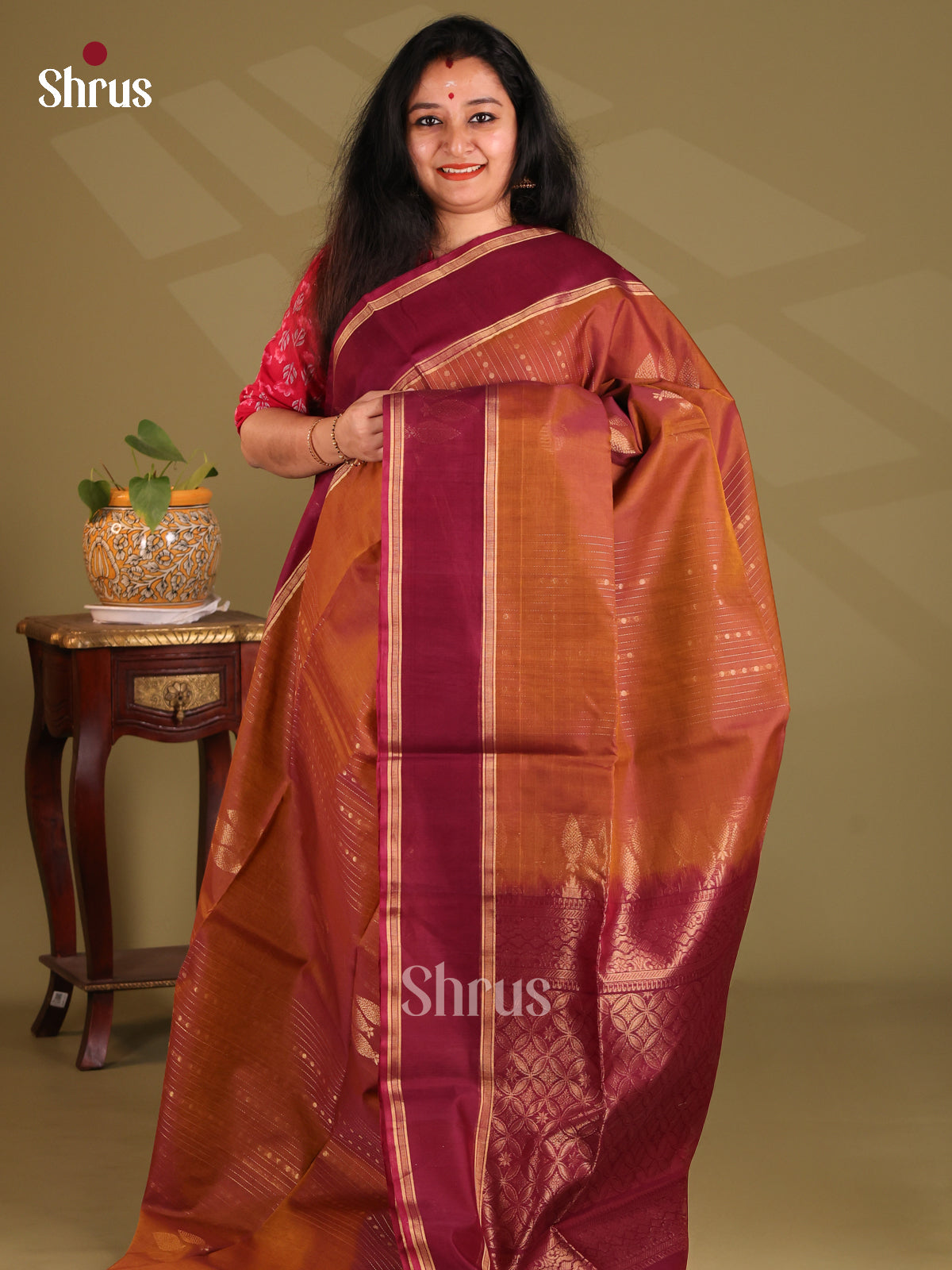 DES23301 - Silk Cotton Saree - Shop on Shrus.com