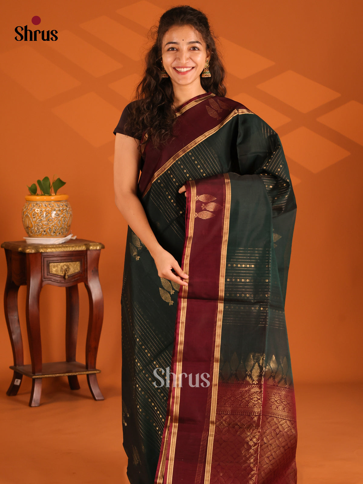 DES23313 - Silk Cotton Saree - Shop on Shrus.com