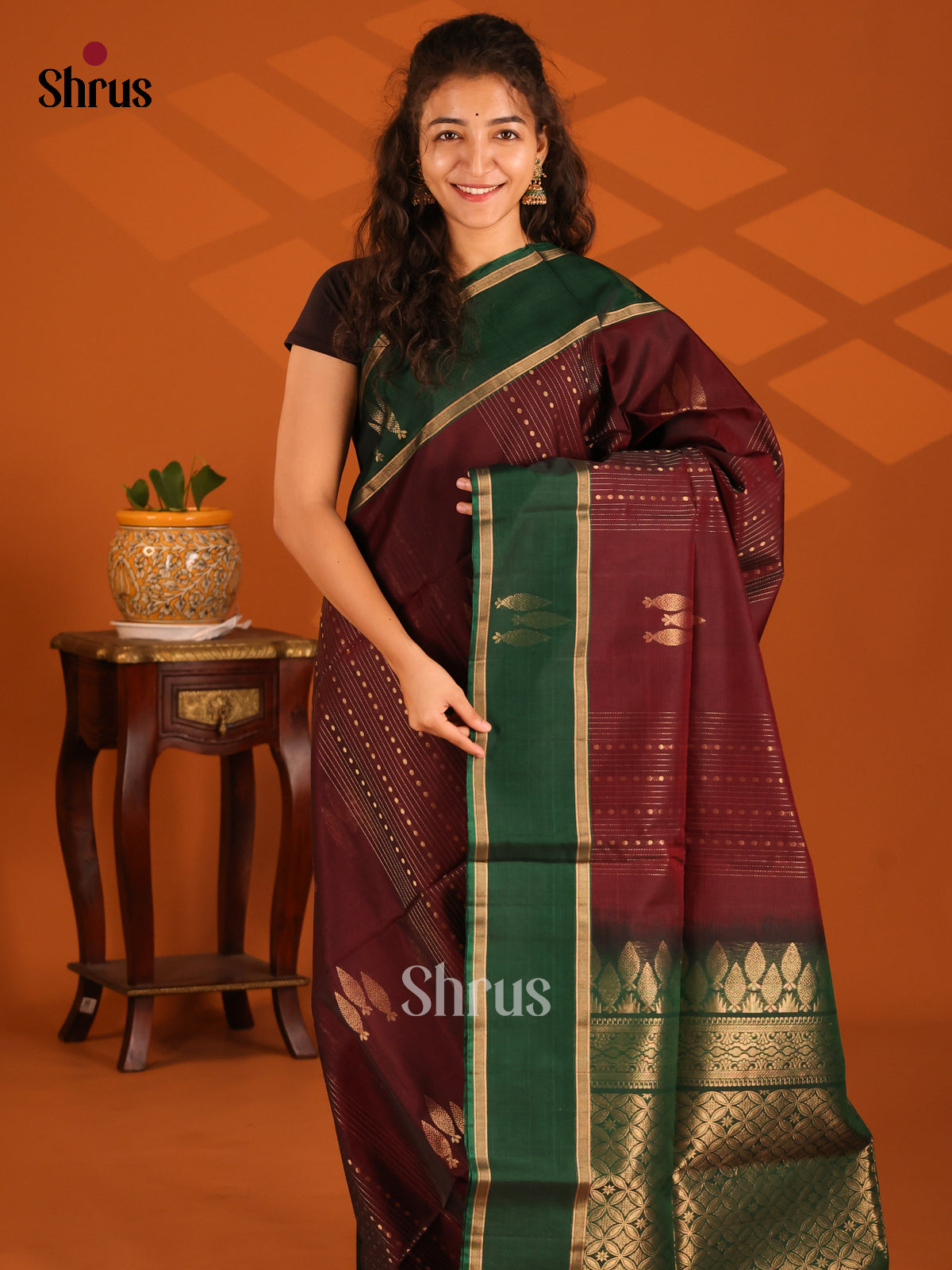 DES23317- Silk Cotton Saree - Shop on Shrus.com