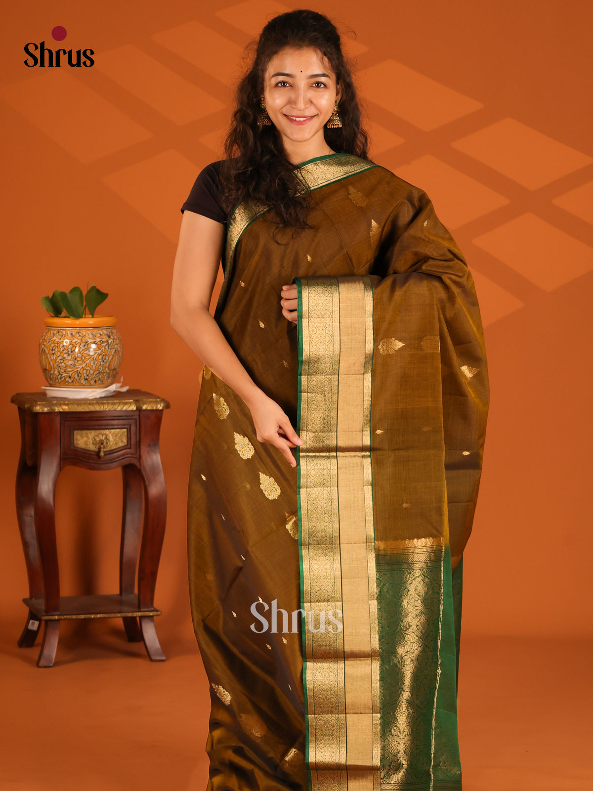DES23355 - Silk Cotton Saree - Shop on Shrus.com