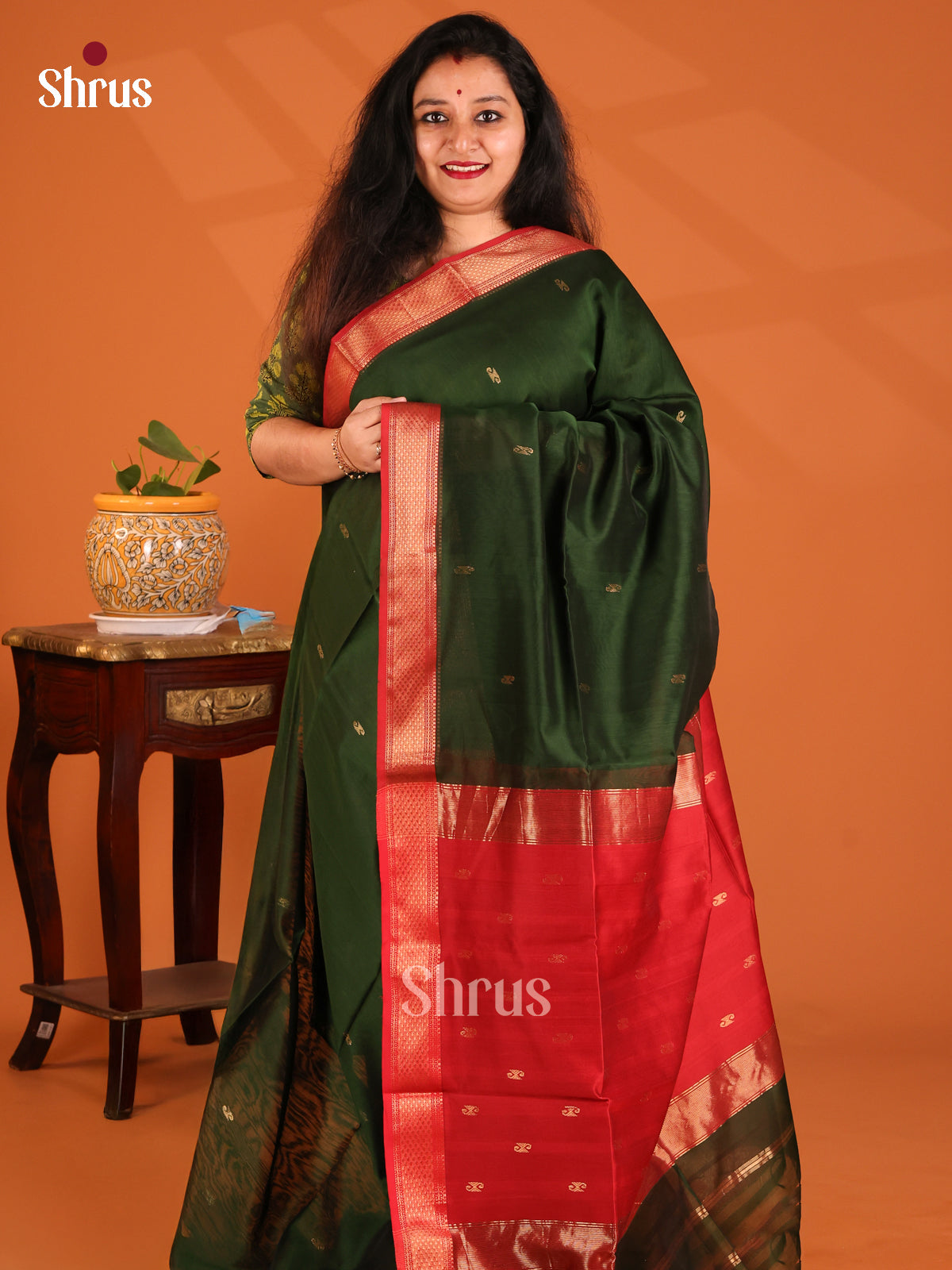 Green with Red- Maheshwari silkcotton Saree - Shop on Shrus.com