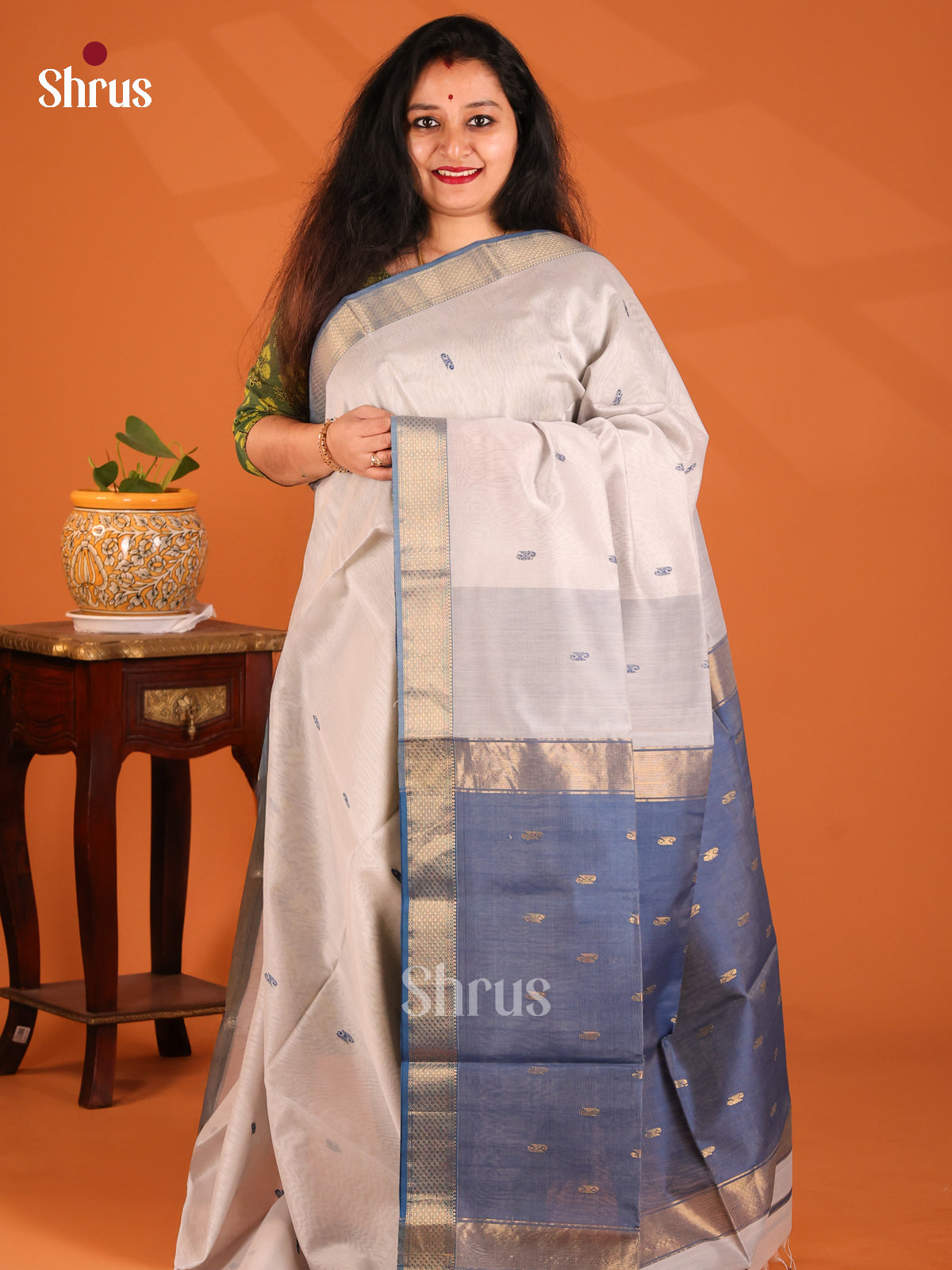 Cream with Grey- Maheshwari silkcotton Saree - Shop on Shrus.com