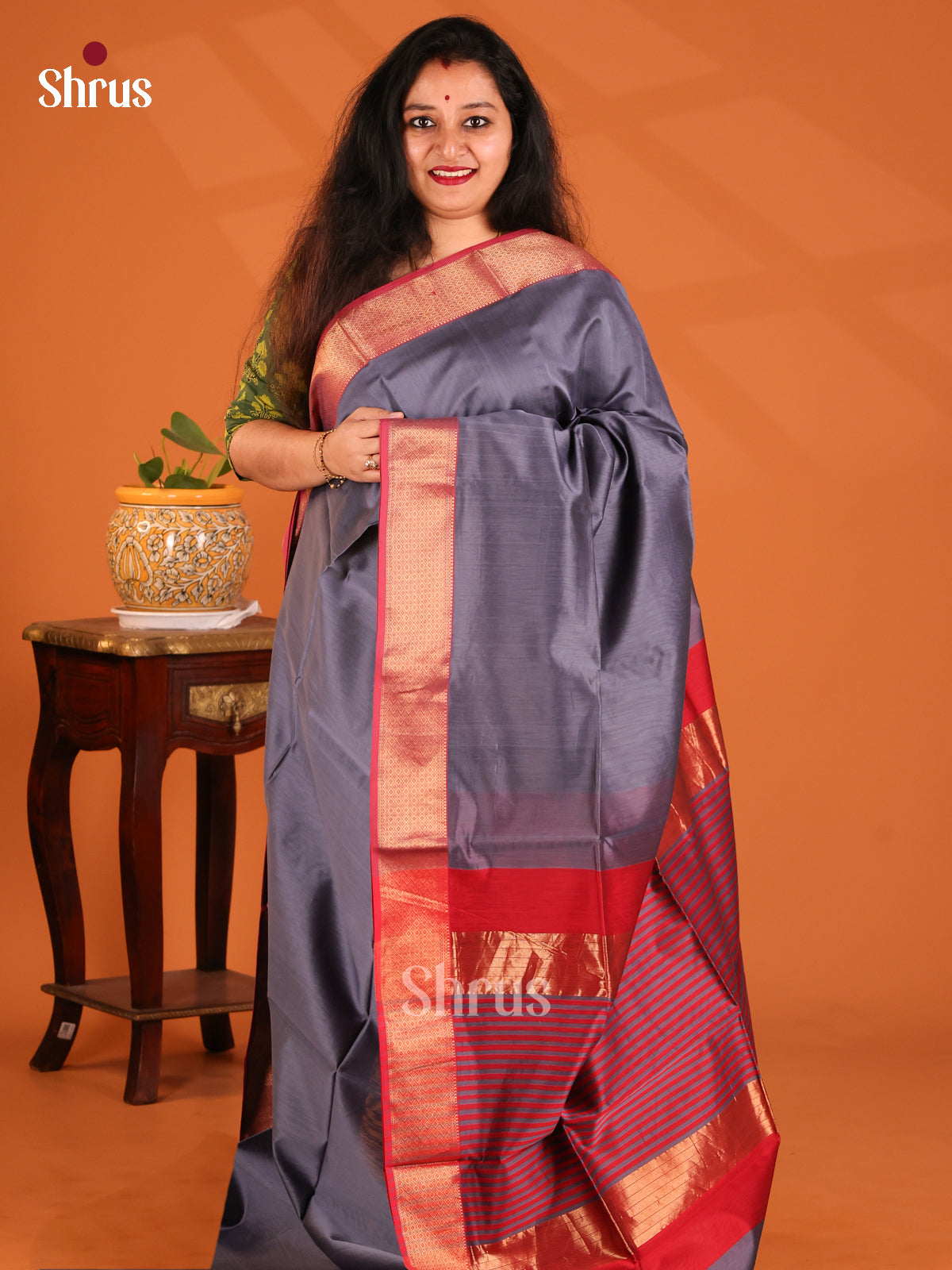 Grey with Maroon border Maheshwari silkcotton Saree