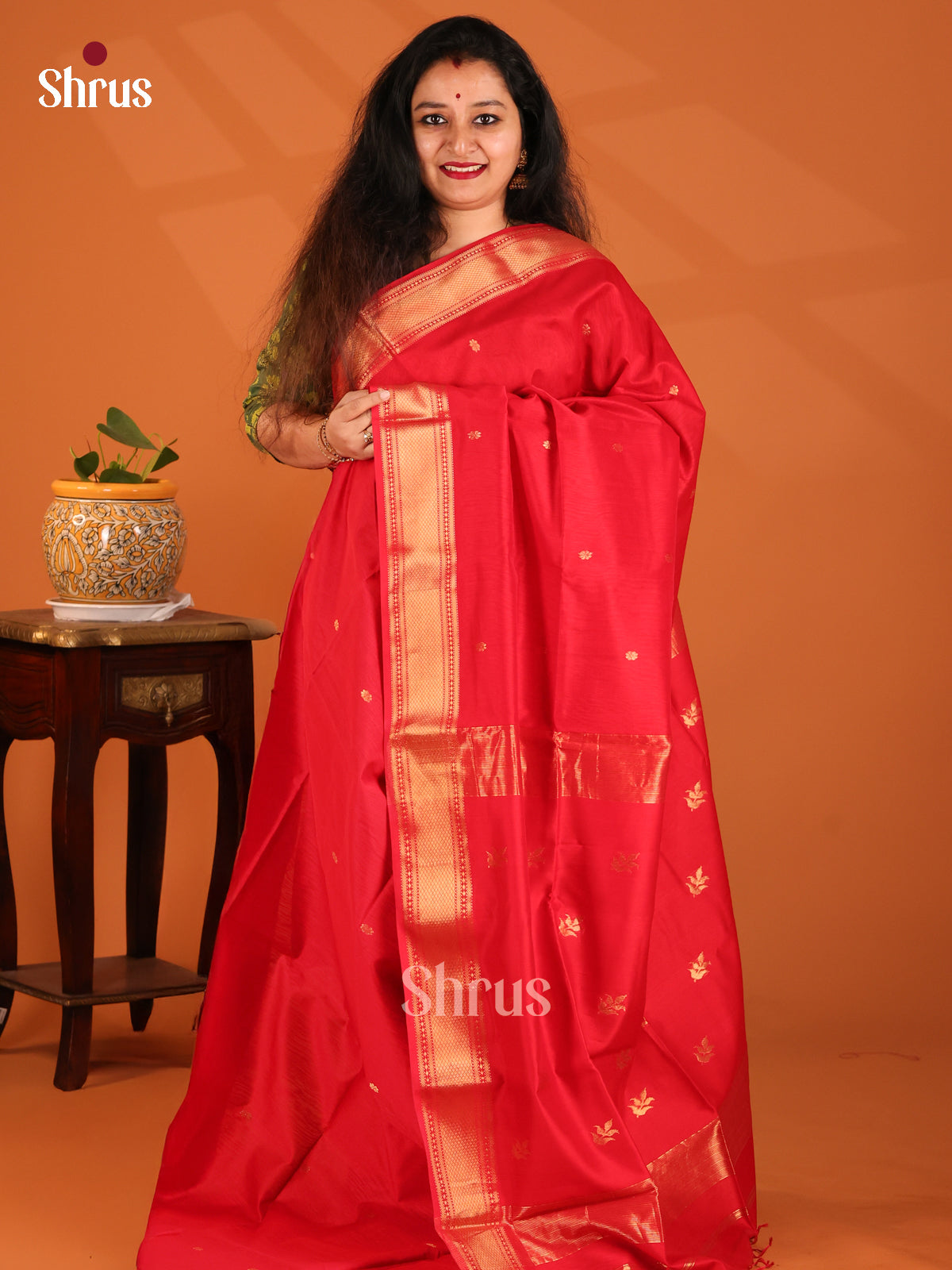 Red(Single Tone)- Maheshwari silkcotton Saree - Shop on Shrus.com