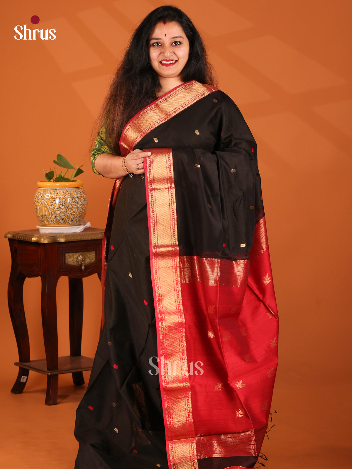 Black with Red- Maheshwari silkcotton Saree - Shop on Shrus.com