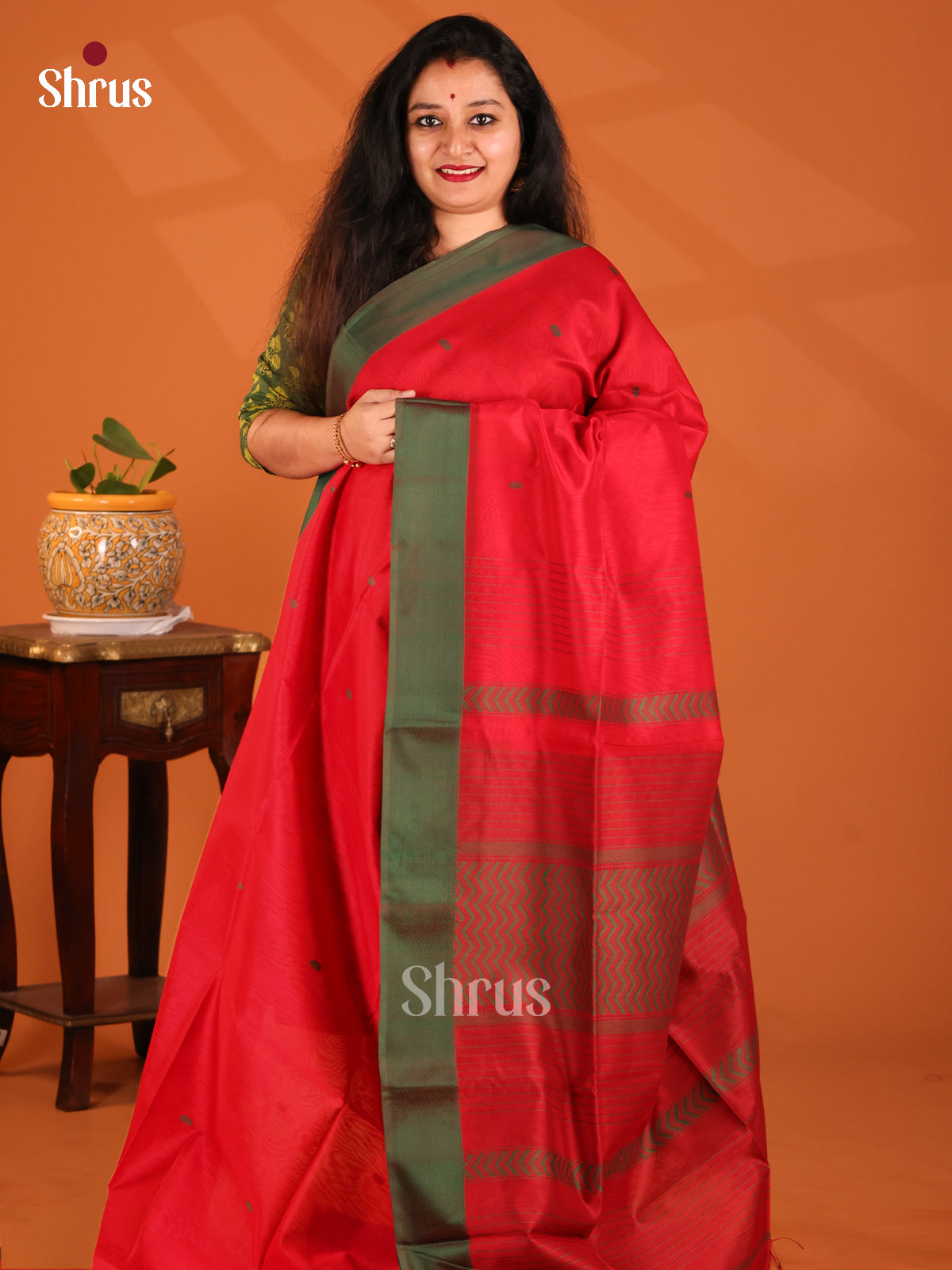 Red with Green - Maheshwari silkcotton Saree - Shop on Shrus.com