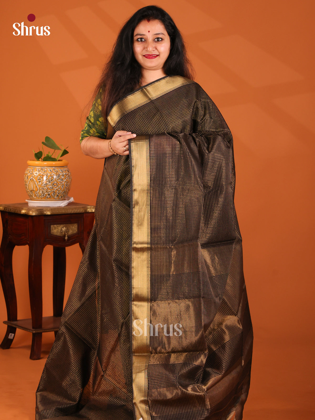Black(Single Tone)- Maheshwari silkcotton Saree - Shop on Shrus.com