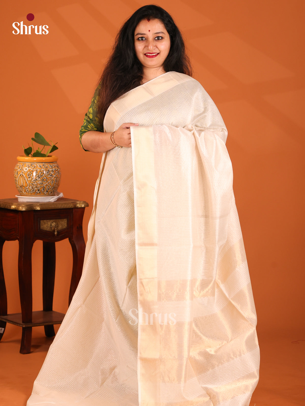 Cream(Single Tone)- Maheshwari silkcotton Saree - Shop on Shrus.com