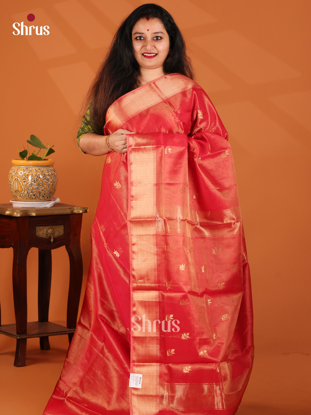 Red(Single Tone)- Maheshwari silkcotton Saree - Shop on Shrus.com