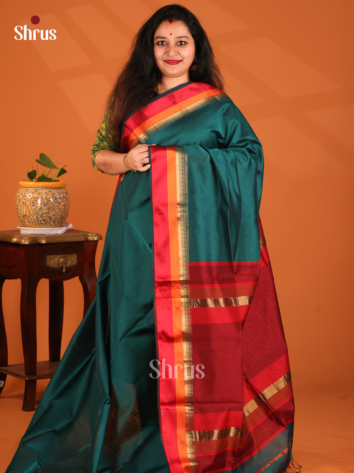 Green & Red- Maheshwari silkcotton Saree - Shop on Shrus.com